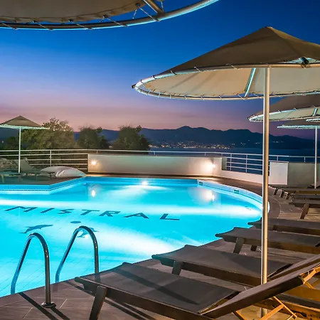Hotell Mistral Mare Istron